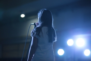 enfant qui chante