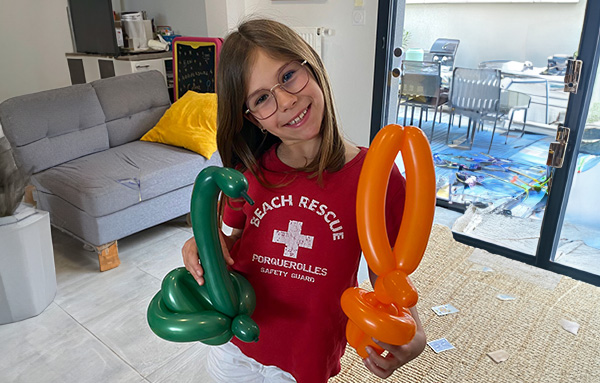 Photo de deux ballons sculptés