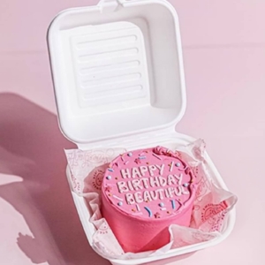 Photo d'un bento cake d'anniversaire